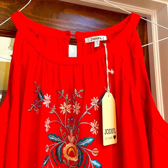 Cold shoulder top - Picture 3 of 3